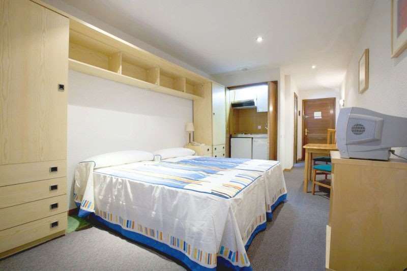 Apartamentos Goya 75 Madrid Rum bild